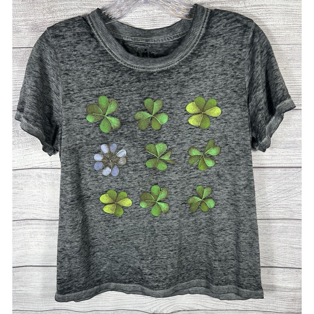 Doe Women's Gray Clover Graphic T Shirt Size S Short Sleeve St Patrick's
